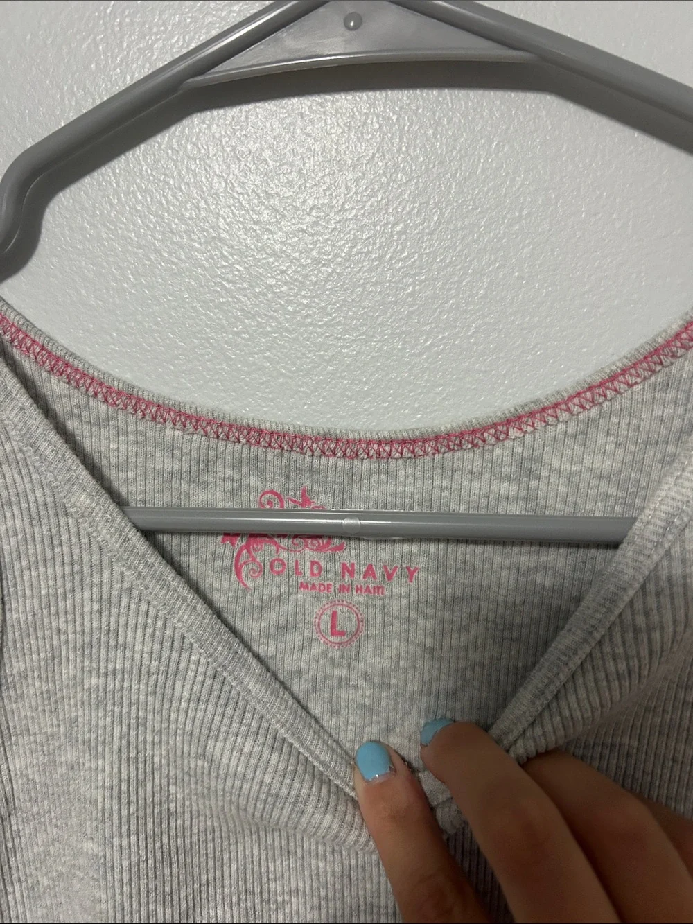 Old Navy Women's Ribbed Tank Top in Light Gray